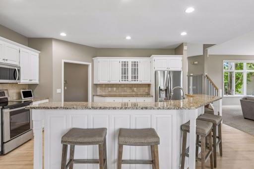 9009 Zanzibar Lane N, Maple Grove, MN 55311