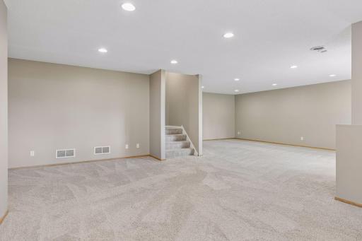 9009 Zanzibar Lane N, Maple Grove, MN 55311