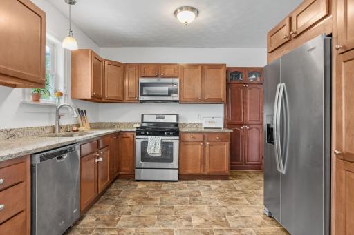 77 Stevens Street E, Saint Paul, MN 55107