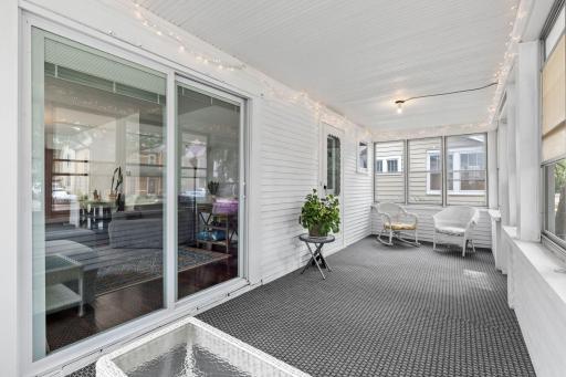 77 Stevens Street E, Saint Paul, MN 55107