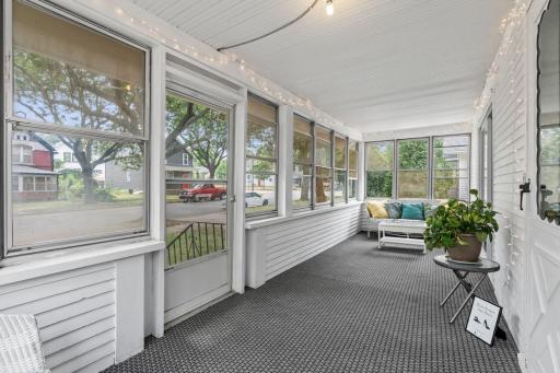 77 Stevens Street E, Saint Paul, MN 55107