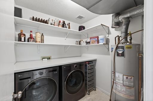 25_2494_Wilshire_1525_mls.jpg