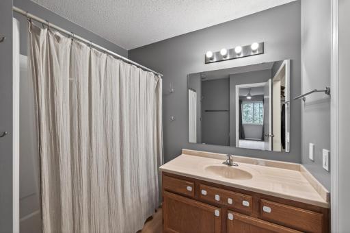 23_2494_Wilshire_1523_mls.jpg