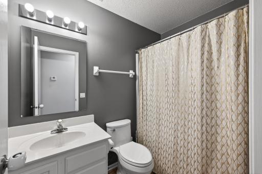 18_2494_Wilshire_1518_mls.jpg