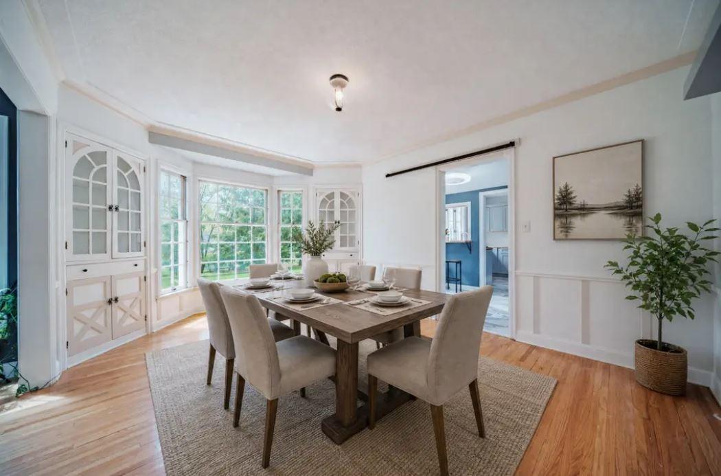 1 Dining Room.JPG
