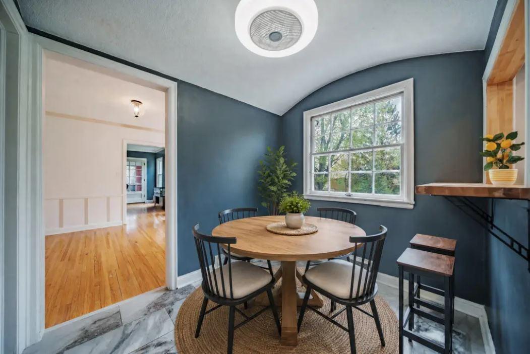 1 Eat In Kitchen 2.JPG