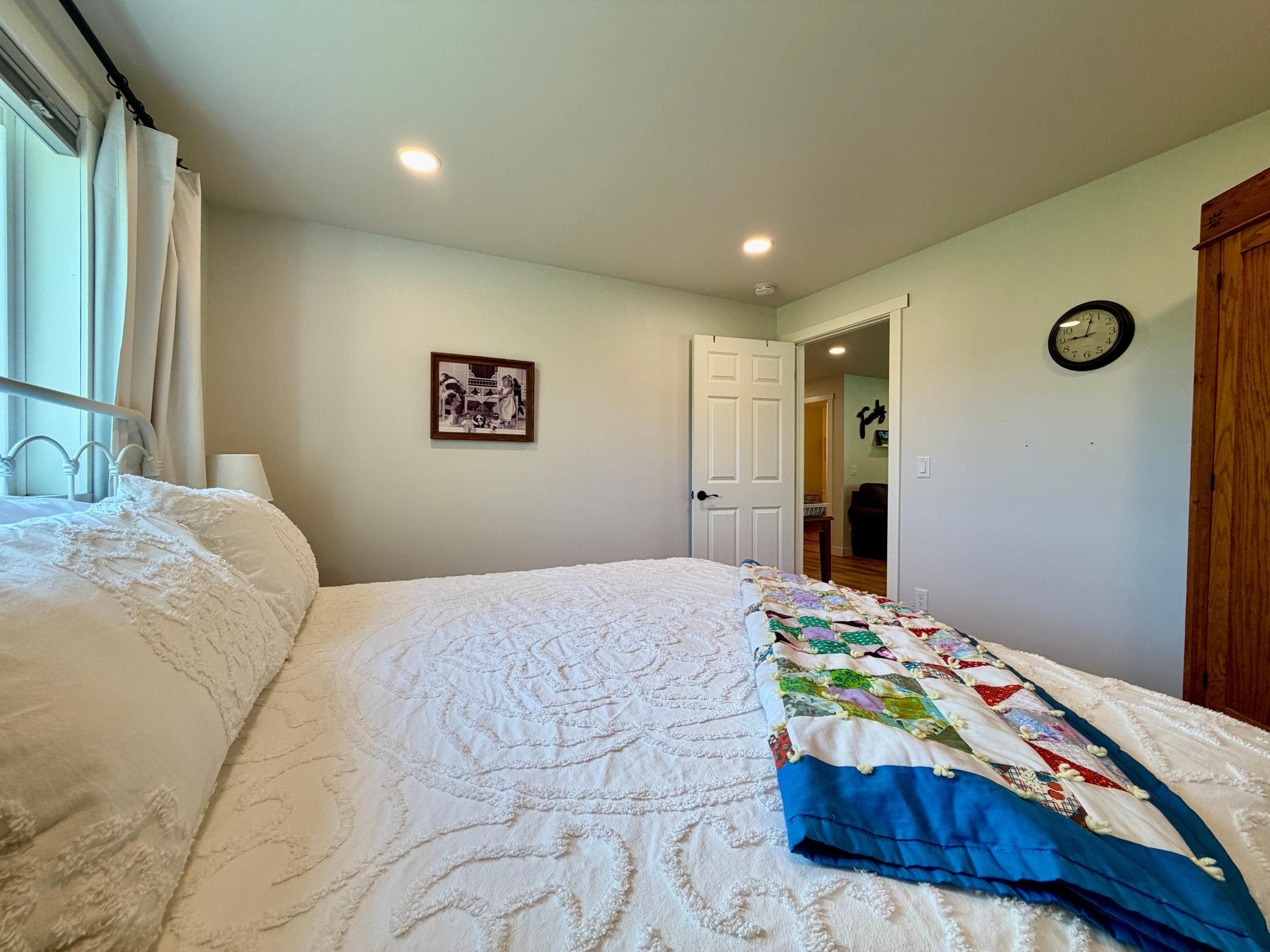 guest house basement bedroom