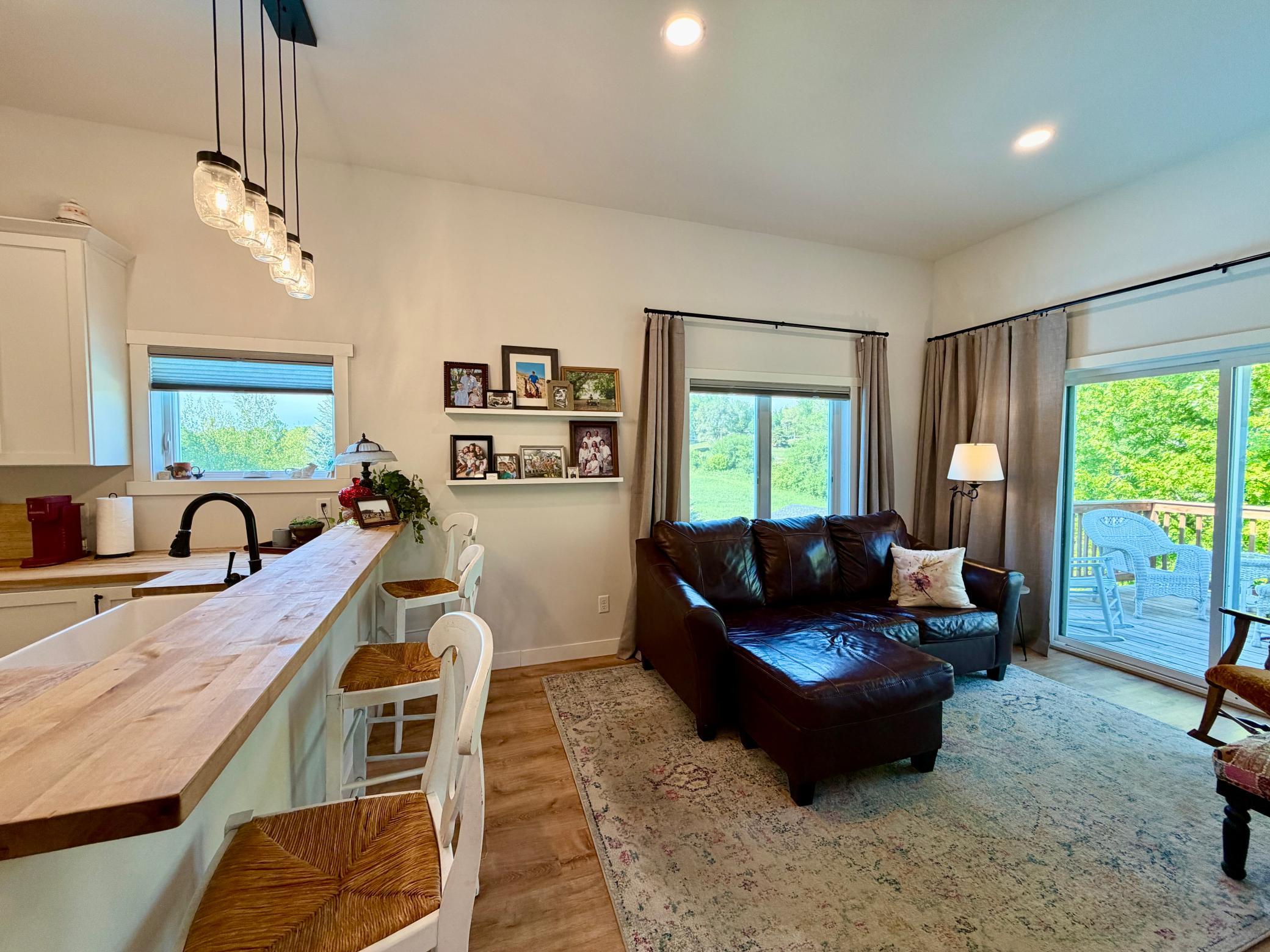 guest house kitchen/living