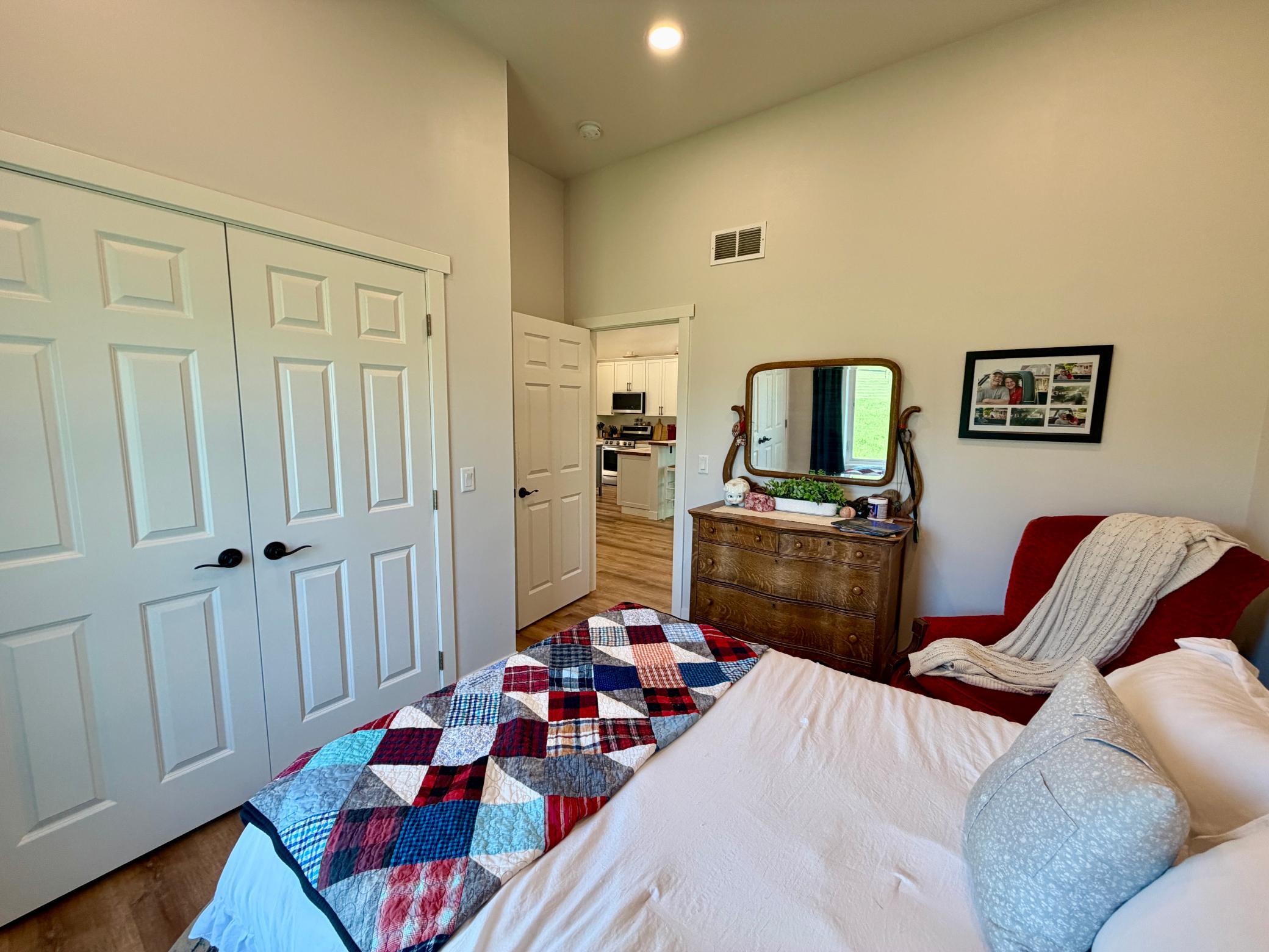 guest house upstairs bed 2