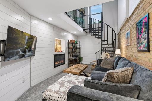 601 S 9th Street, 1, Minneapolis, MN 55404