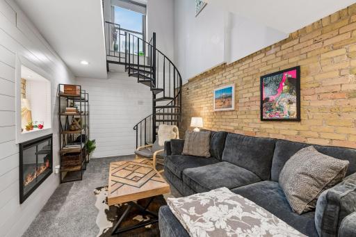 601 S 9th Street, 1, Minneapolis, MN 55404