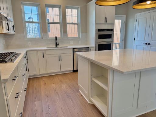 838 Woodlawn Avenue, Saint Paul, MN 55116