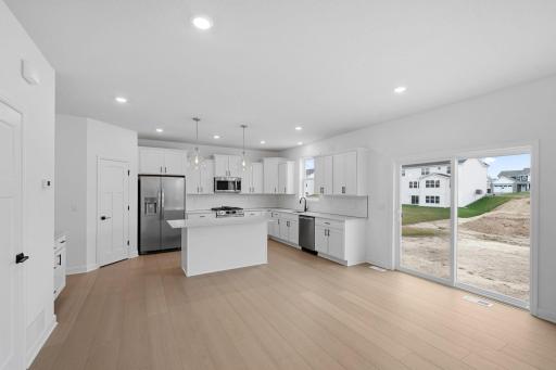 Situated steps away from the kitchen, residents can effortlessly serve piping-hot meals straight off the stove and onto the dining table with ease.