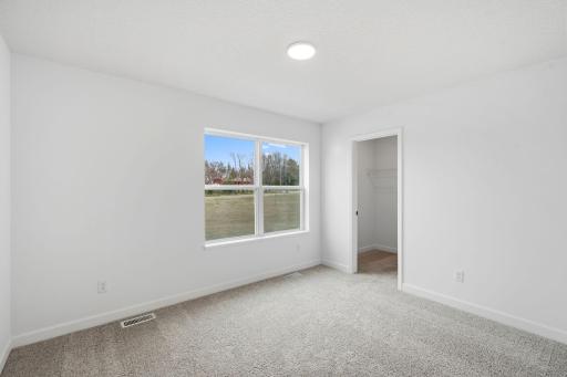 Complete with a large bedroom, en-suite bathroom and walk-in closet, the luxurious ownerâs suite is tucked away on the second level for enhanced privacy.