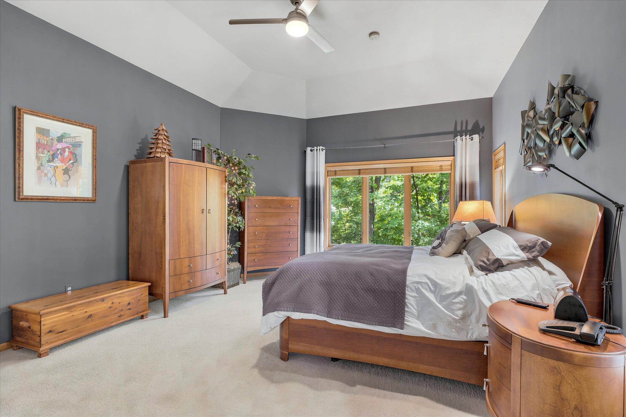 Tray ceiling & ceiling Fan