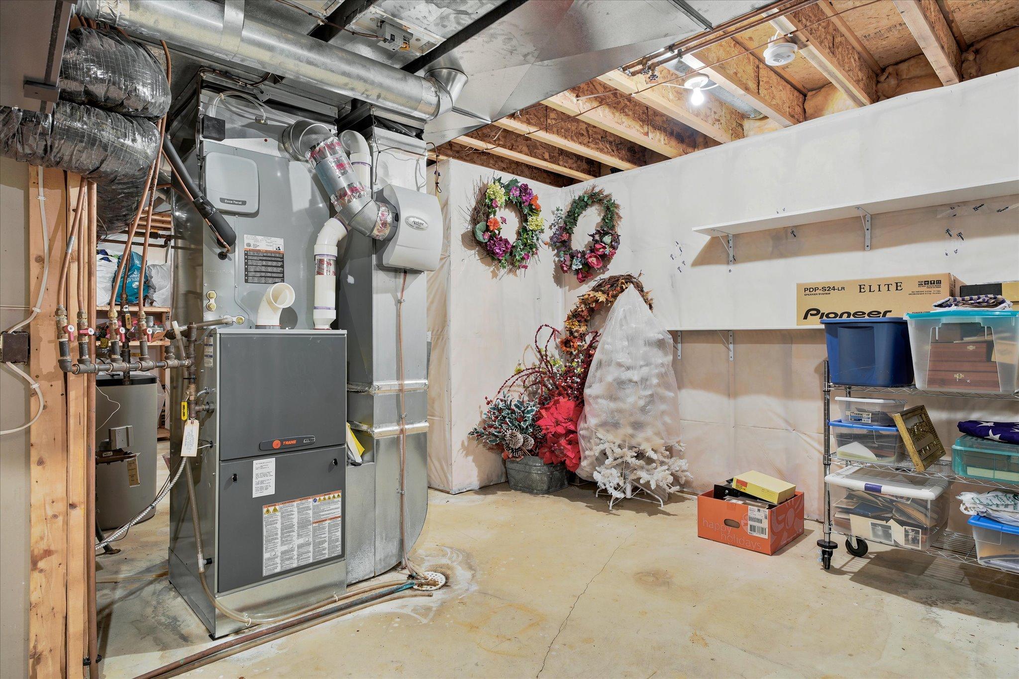 Furnace has April Air humidifier, 2 Sump Pumps w/battery back-up