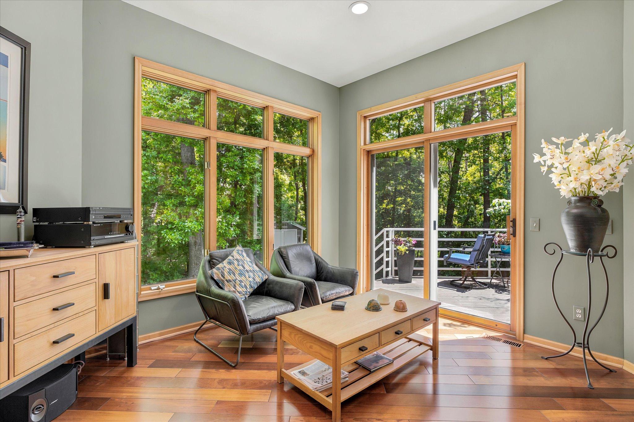 Nook area to Deck