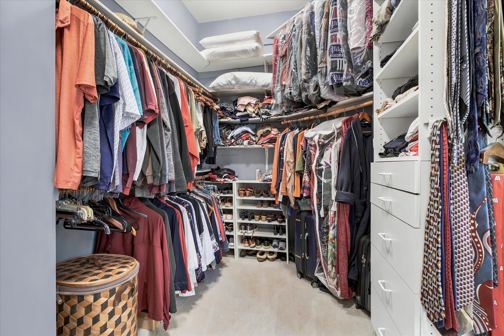 Walk-in Closet
