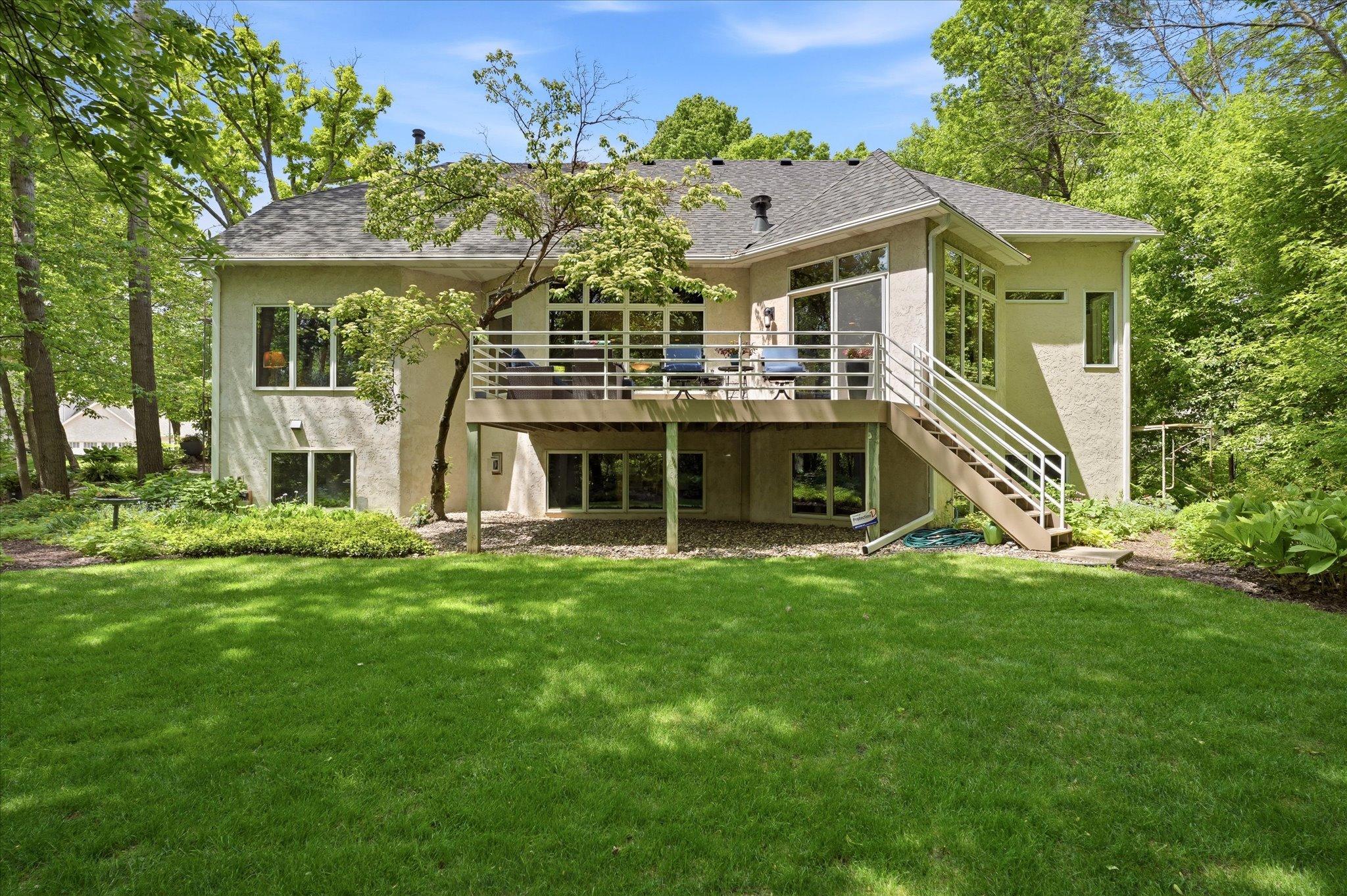 Rear View, Trex Deck w/steps