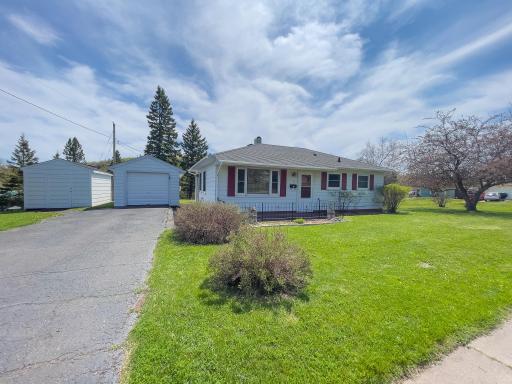 53 Banks Boulevard, Silver Bay, MN 55614