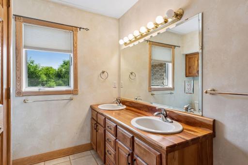 700 Spruce Drive, Hudson, WI 54016