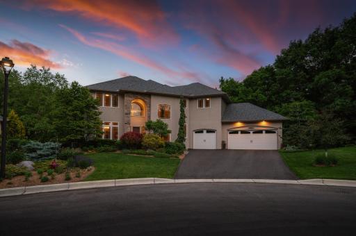 381 Del Rio Drive, Chanhassen, MN 55317