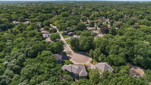 381 Del Rio Drive, Chanhassen, MN 55317