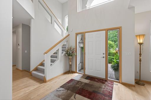 381 Del Rio Drive, Chanhassen, MN 55317