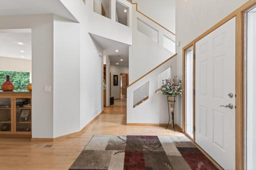 381 Del Rio Drive, Chanhassen, MN 55317