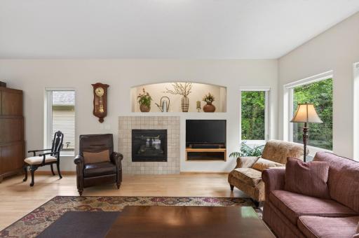 381 Del Rio Drive, Chanhassen, MN 55317