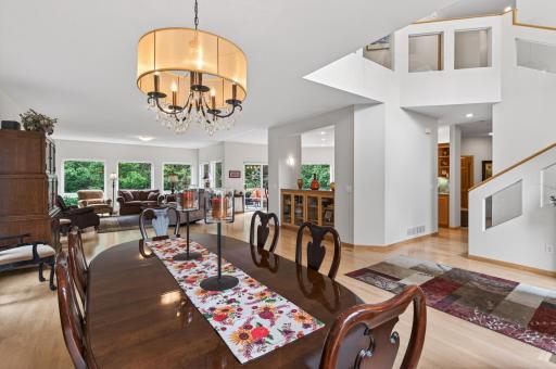 381 Del Rio Drive, Chanhassen, MN 55317