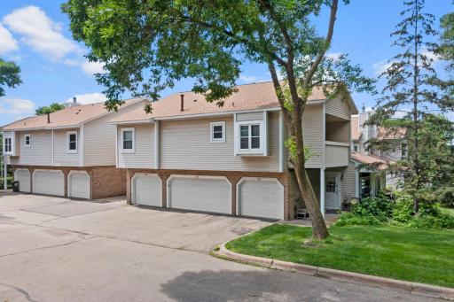 5304 Highpointe Terrace, Minneapolis, MN 55437