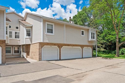 5304 Highpointe Terrace, Minneapolis, MN 55437
