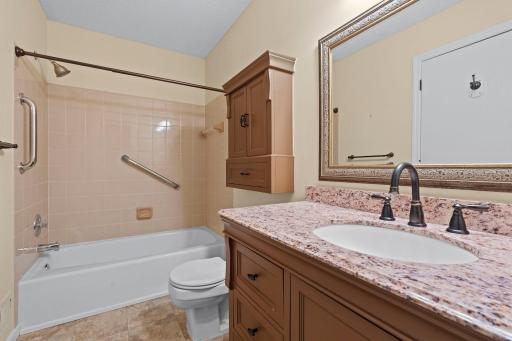 5304 Highpointe Terrace, Minneapolis, MN 55437