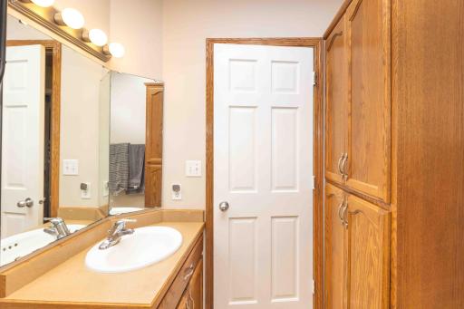 907 11th Avenue SE, Barnesville, MN 56514