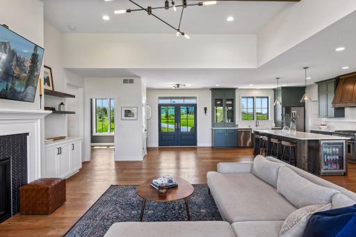 8182 Waterset Circle, Mound, MN 55364