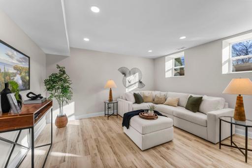 2320 Humboldt Avenue S, Minneapolis, MN 55405