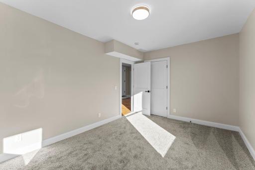 2320 Humboldt Avenue S, Minneapolis, MN 55405