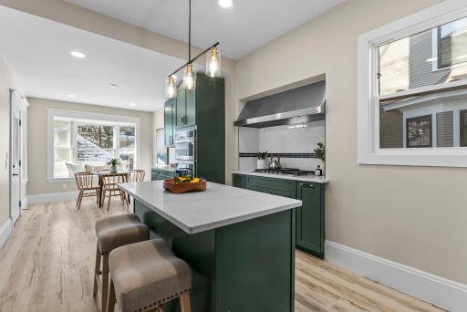 2320 Humboldt Avenue S, Minneapolis, MN 55405