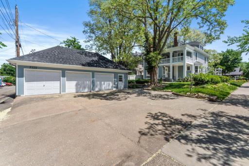 2320 Humboldt Avenue S, Minneapolis, MN 55405