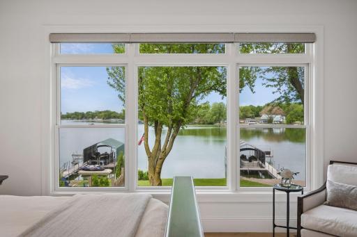 Stunning lakeviews from main floor primary bedroom