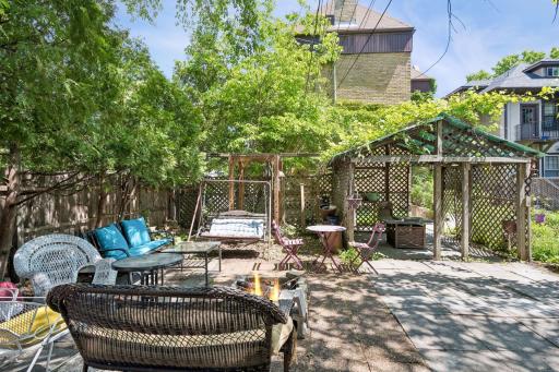 Relaxing and private shared backyard and patio