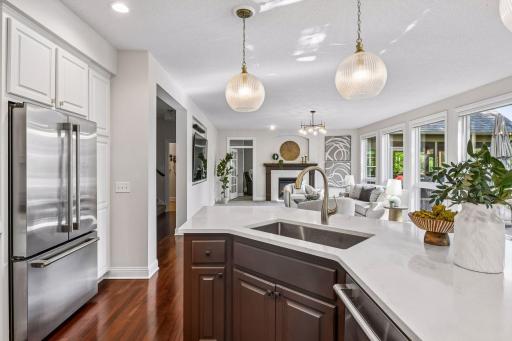 1981 Topaz Drive, Chanhassen, MN 55317