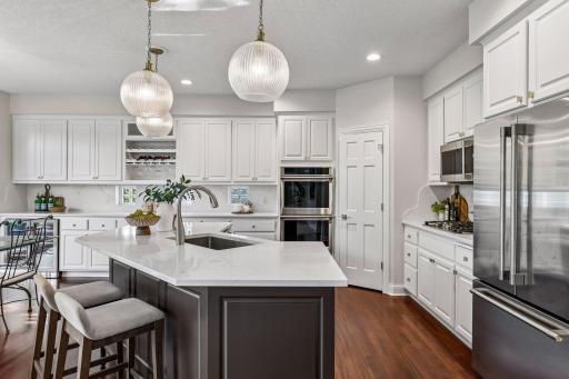 1981 Topaz Drive, Chanhassen, MN 55317