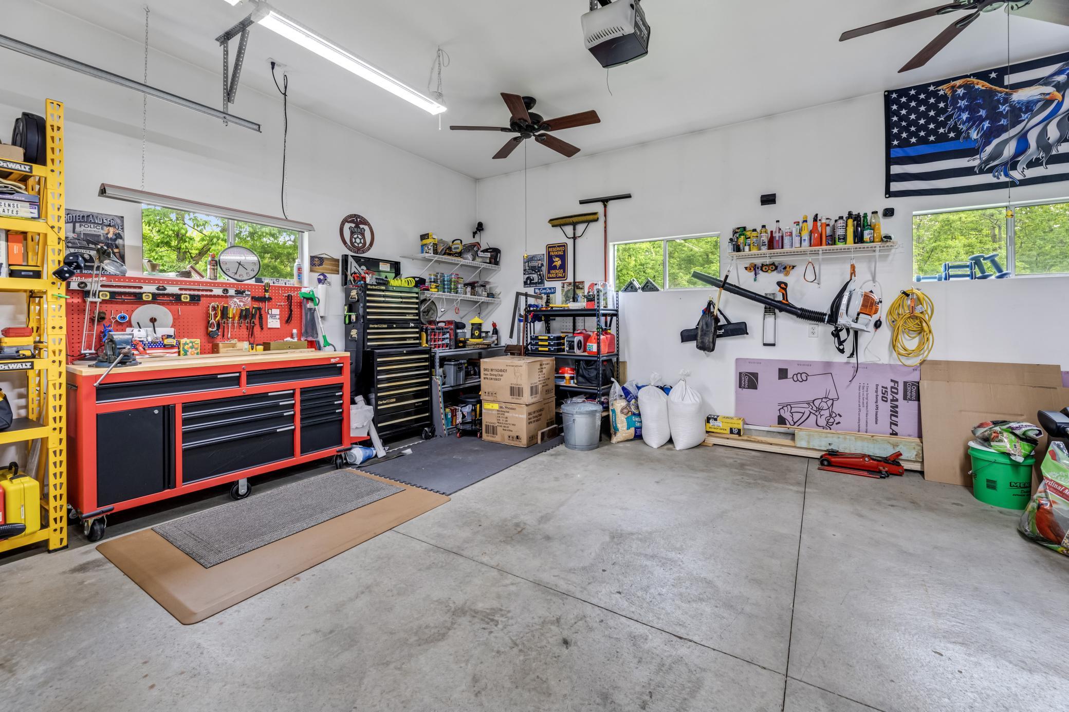 28 garage.jpg