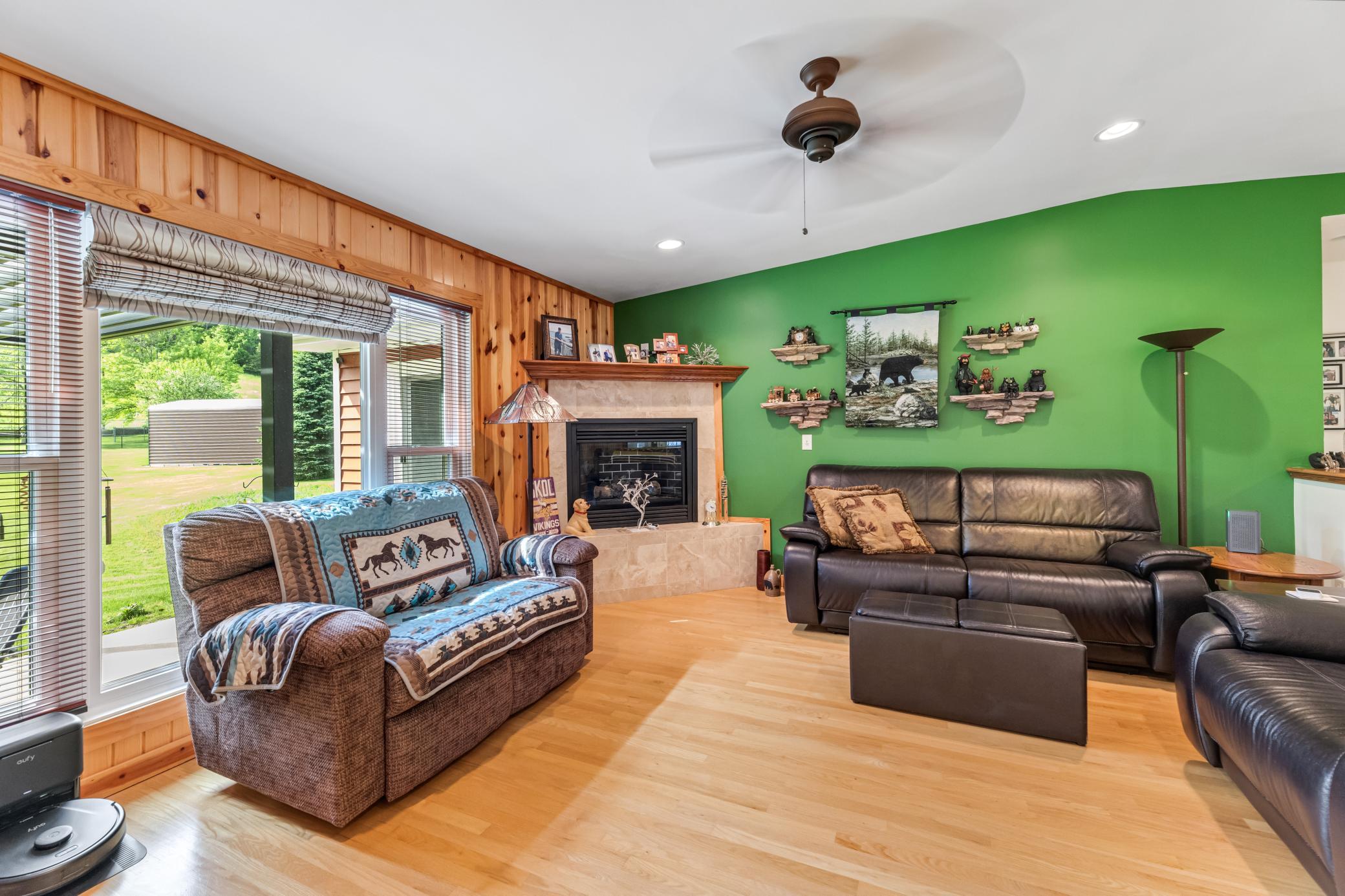 04 living room.jpg