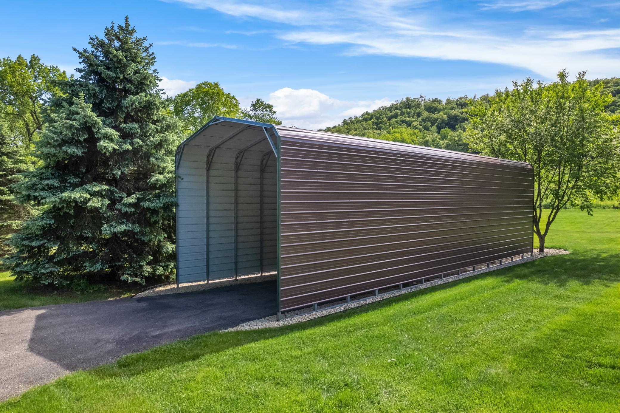 37 carport.jpg