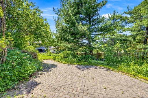 7629 74th Street S, Cottage Grove, MN 55016
