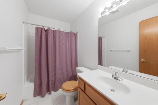 815 Wescott Square, Eagan, MN 55123