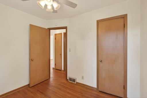 1502 Sherren Avenue E, Saint Paul, MN 55109